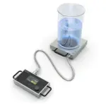 IKA I-MAG Industriemagnetrührer ohne Heizung in Anwendung mit einem Becherglas und starkem Rührwirbel im Labor.