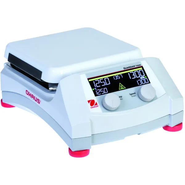 OHAUS Guardian 7000 Heizrührer E-G71HS07C OHAUS Guardian 7000 digitaler Heizmagnetrührer E-G71HS07C mit großem Farbdisplay und quadratischer Aufstellfläche im Labor.
