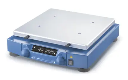 Gesamtansicht des IKA HS 260 control Rezyprokschüttlers mit digitalem Display und glatter Schüttelplatte im Labor.