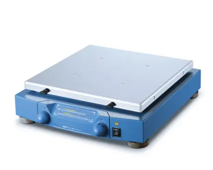 Gesamtansicht des IKA KS 260 basic Orbitalschüttlers mit LED-Anzeige und glatter Schüttelplatte im Labor.