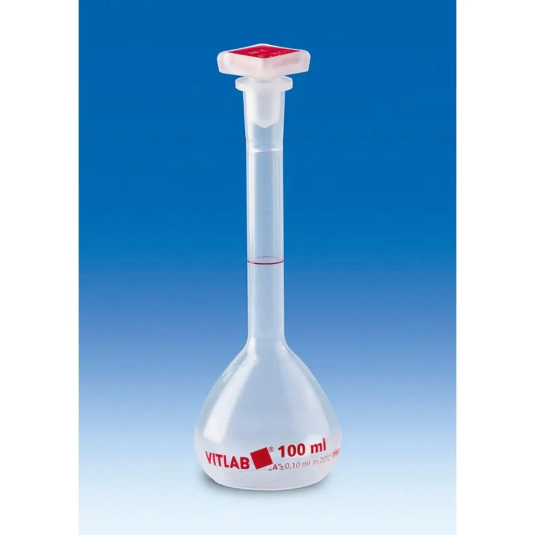 100 ml VITLAB Messkolben PMP Klasse A NS-Stopfen glasklar 100 ml VITLAB Messkolben aus glasklarem PMP (Polymethylpenten), Klasse A mit NS-Stopfen aus PP für präzise volumetrische Arbeiten im Labor.