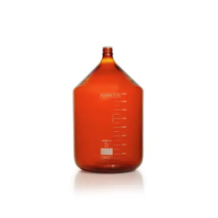 20000 ml DURAN PURE Laborflasche aus bernsteinfarbenem Borosilikatglas mit DIN-Gewinde, Schutzabdeckung und Skala für den Laborbedarf.