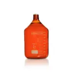 5000 ml DURAN PURE Laborflasche aus bernsteinfarbenem Borosilikatglas mit DIN-Gewinde, Schutzabdeckung und Skala für den Laborbedarf.