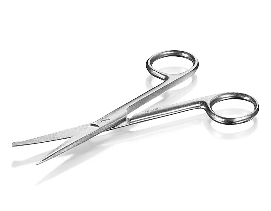 Usbeck Verbandschere aus Edelstahl 130 mm Freigestellte Usbeck Verbandschere aus Edelstahl (130 mm) mit Schutzknopf für den sicheren Einsatz im Labor.
