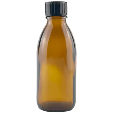 Freigestellte hecht Enghals-Verpackungsflasche aus Braunglas mit Gewinde und schwarzem Schraubverschluss für die lichtgeschützte Lagerung im Labor.