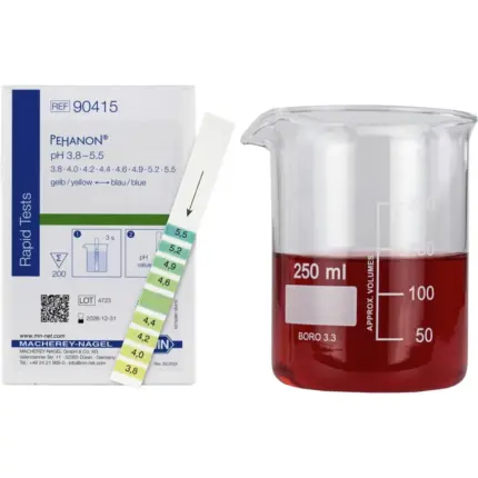 Macherey-Nagel PEHANON pH Teststreifen pH 3,8-5,5 mit Becherglas und gefärbter Lösung 90415