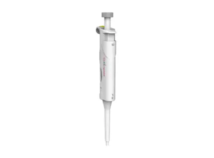 AHN pipet4u Pro Fixvolumen-Mikroliterpipette für ein festes Volumen von 50 ul in ergonomischer Ausführung vor hellem Hintergrund