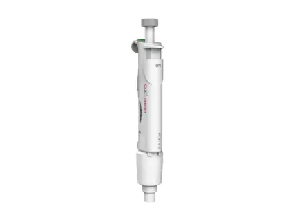 AHN pipet4u Pro Einkanal-Mikroliterpipette für den Volumenbereich von 0,5 bis 5 ml in ergonomischer Ausführung vor hellem Hintergrund