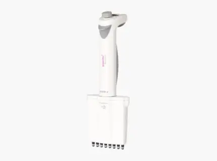 AHN pipet4u Revolution elektronische 8-Kanal-Mikroliterpipette für den Volumenbereich von 10 bis 100 ul in ergonomischer Ausführung vor hellem Hintergrund