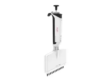 AHN myPette Pro 12-Kanal-Mikroliterpipette für den Volumenbereich von 0,5 bis 10 ul in ergonomischer Ausführung vor hellem Hintergrund