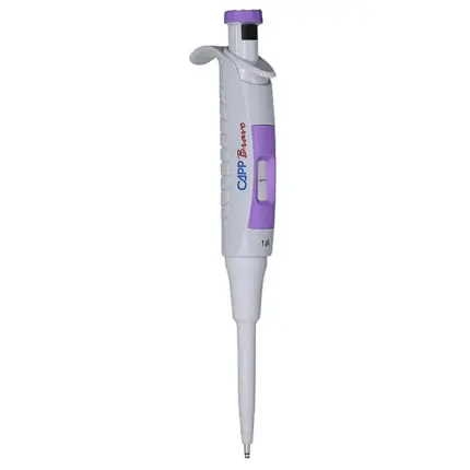 CAPP Bravo Fixvolumen-Pipette 1 ul mit violettem Bedienelement und fester Volumenanzeige vor hellem Hintergrund