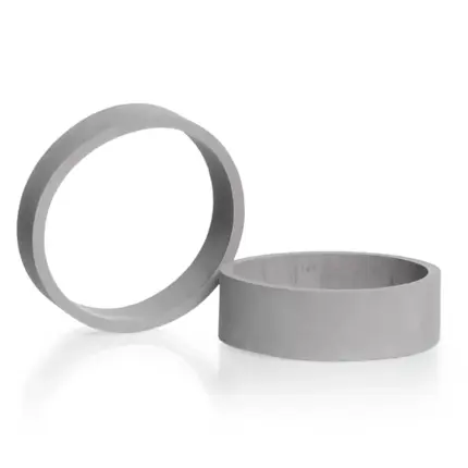 DURAN Gummi-Adapter für Gooch-Filtertiegel, robuster Gummeinsatz für die sichere und dichte Filtration in Vorder- und Schrägansicht im freigestellten Format