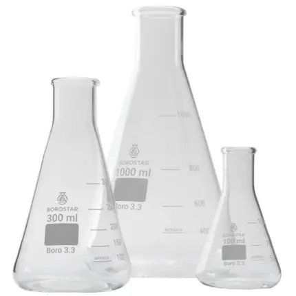 Borostar Erlenmeyerkolben enghalsig (EH) mit Graduierung und Schriftfeld aus Borosilikatglas 3.3 in verschiedenen Ausführungen in Vorderansicht im freigestellten Format