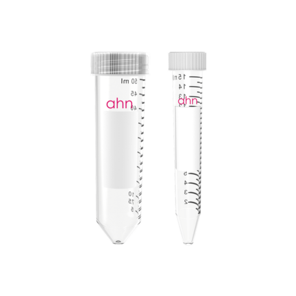 Ansicht von zwei transparenten, schwermetallfreien AHN myTube Zentrifugenröhrchen in den Größen 50 ml und 15 ml nebeneinander vor transparentem Hintergrund.