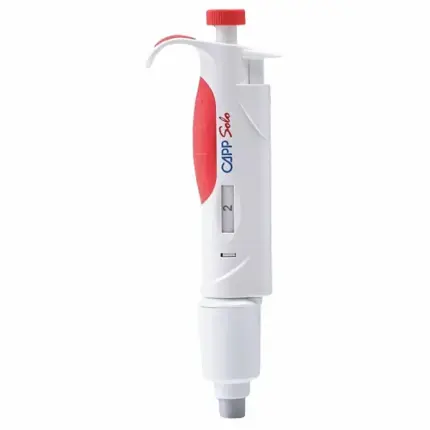 Manuelle CAPP Solo Großvolumen-Fixvolumenpipette für 2 ml Flüssigkeitsmenge mit rotem Bedienelement und fester Anzeige auf hellem Grund