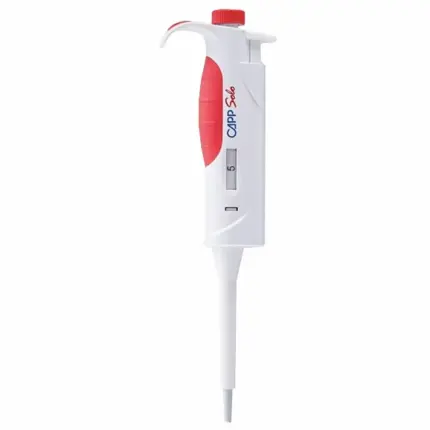 CAPP Solo manuelle Fixvolumen-Pipette für 5 ul mit rotem Griffakzent und fester Volumenanzeige vor mehlweißem Hintergrund