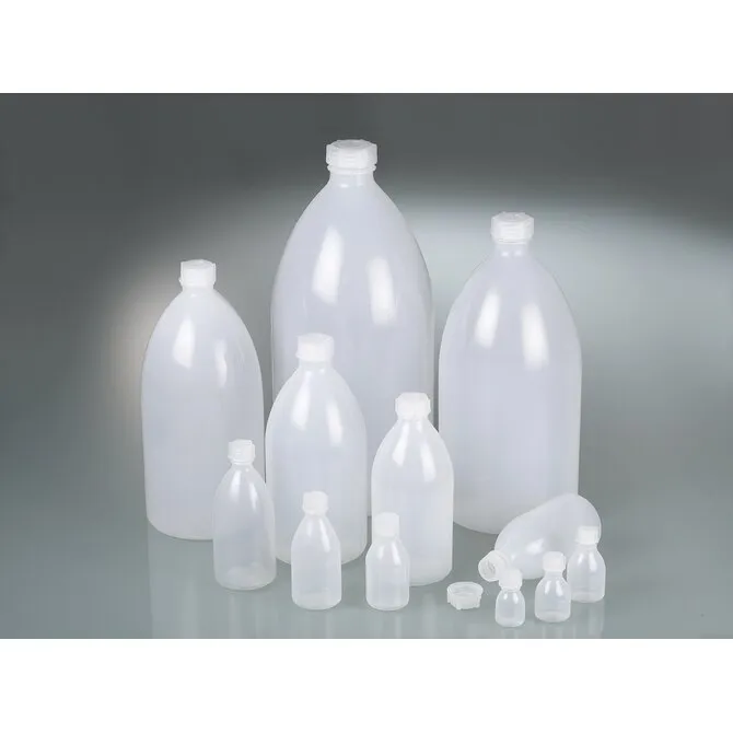 Bürkle Enghalsflaschen Sortiment LDPE farblos Verschiedene Größen transparenter Bürkle Enghalsflaschen aus LDPE mit Schraubverschluss auf grauem Studiohintergrund.