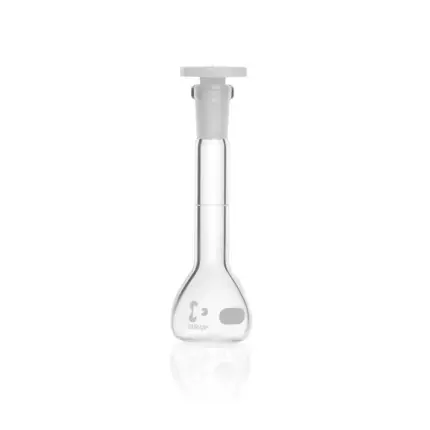 Einzelner DURAN Messkolben Klasse A (5 ml) aus Borosilikatglas 3.3 mit Strichmarke und PE-Achteckstopfen für präzise Volumenmessungen im Labor.