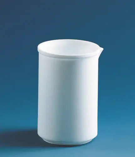 Einzelner BRAND Becher in niedriger Form aus PTFE (Polytetrafluorethylen), ungraduiert mit Ausguss und verstärktem Rand für Laboranwendungen.