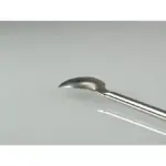 Detailansicht des Bürkle Chemikalienlöffels aus Edelstahl mit Rundgriff für die präzise Probenahme im Labor.